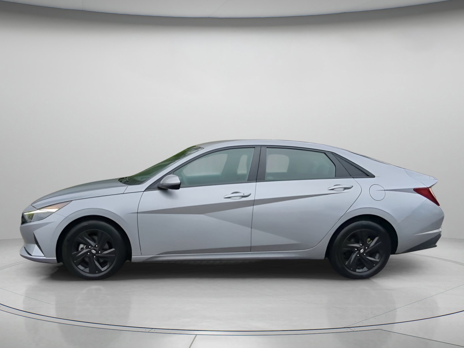 Used 2023 Hyundai Elantra SEL w/ Cargo Package image 8