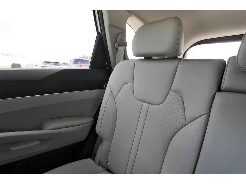 Used 2026 Kia Sorento S FWD image 14
