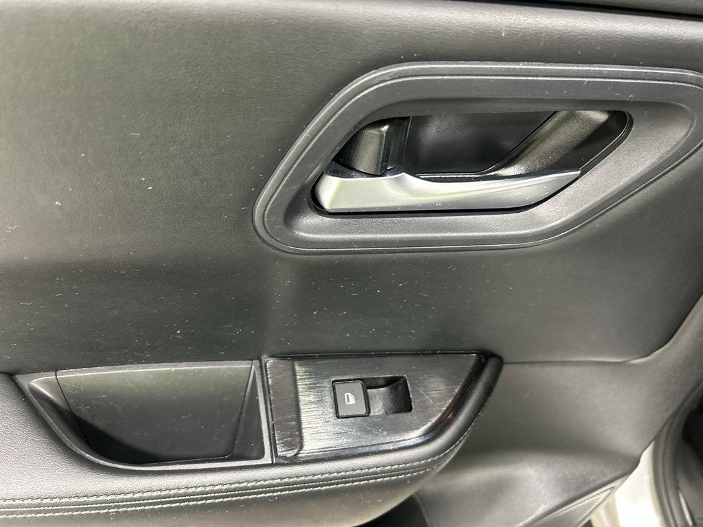 Used 2024 Nissan Rogue S FWD image 24
