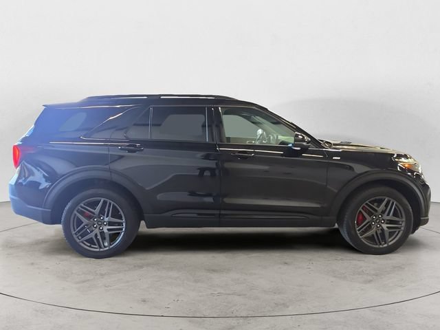 Certified 2025 Ford Explorer ST-Line w/ ST-Line Street Pack AWD/4WD image 4