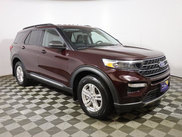 Certified 2023 Ford Explorer XLT w/ Equipment Group 202A AWD/4WD image 4