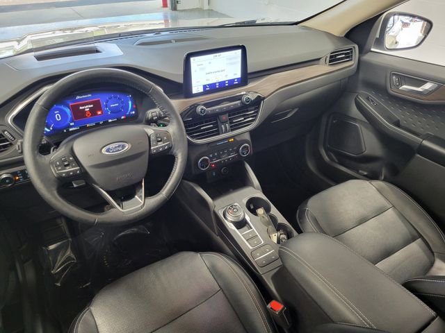 Certified 2020 Ford Escape Titanium AWD/4WD image 23