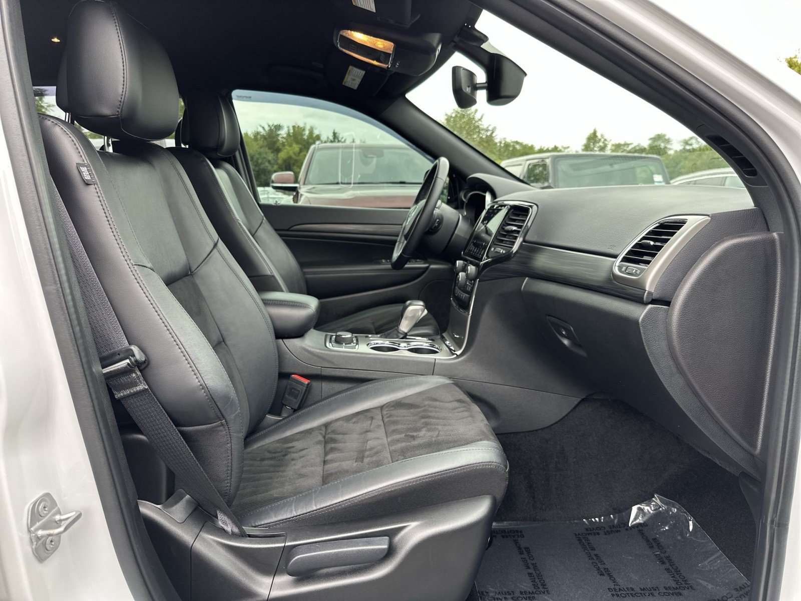 Used 2022 Jeep Grand Cherokee Laredo X AWD/4WD image 26