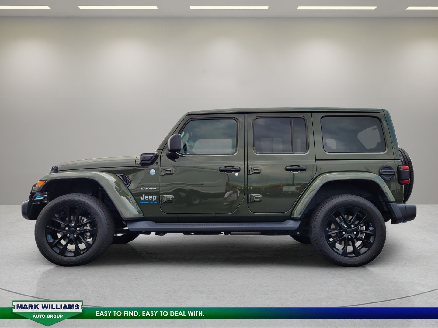 Used 2023 Jeep Wrangler Unlimited Sahara w/ Cold Weather Group AWD/4WD image 7