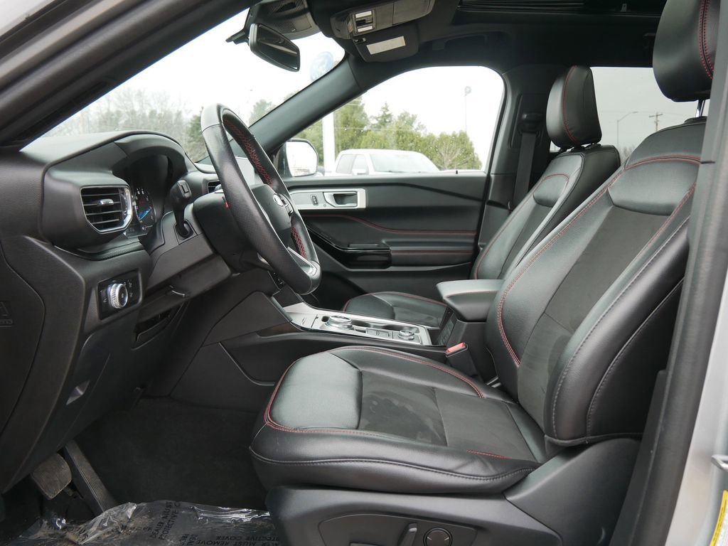 Certified 2023 Ford Explorer ST-Line AWD/4WD image 10