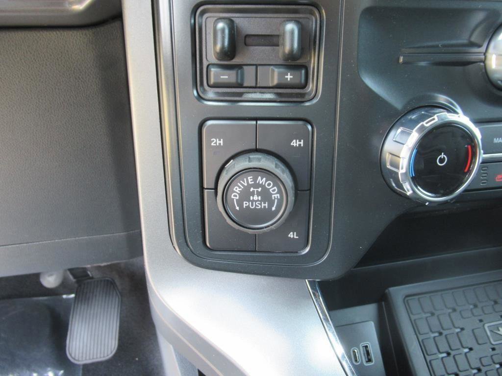 Certified 2025 Ford F150 XLT w/ Equipment Group 303A High image 26