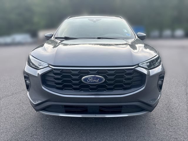 Certified 2025 Ford Escape ST-Line Select AWD/4WD image 3
