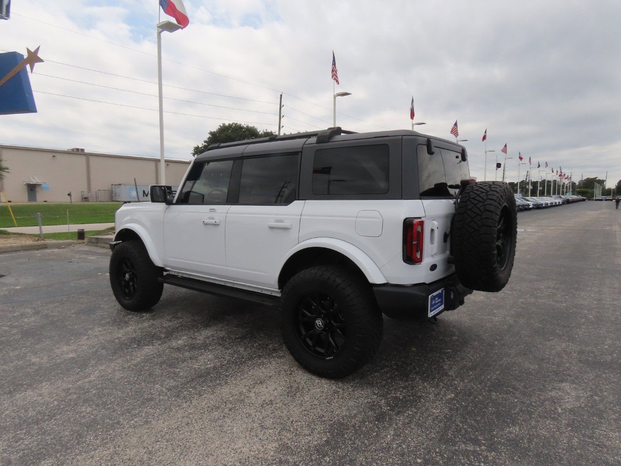 Certified 2023 Ford Bronco Outer Banks AWD/4WD image 14