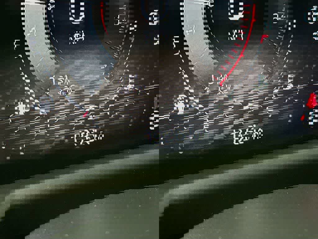 Used 2025 GMC Acadia Elevation image 23