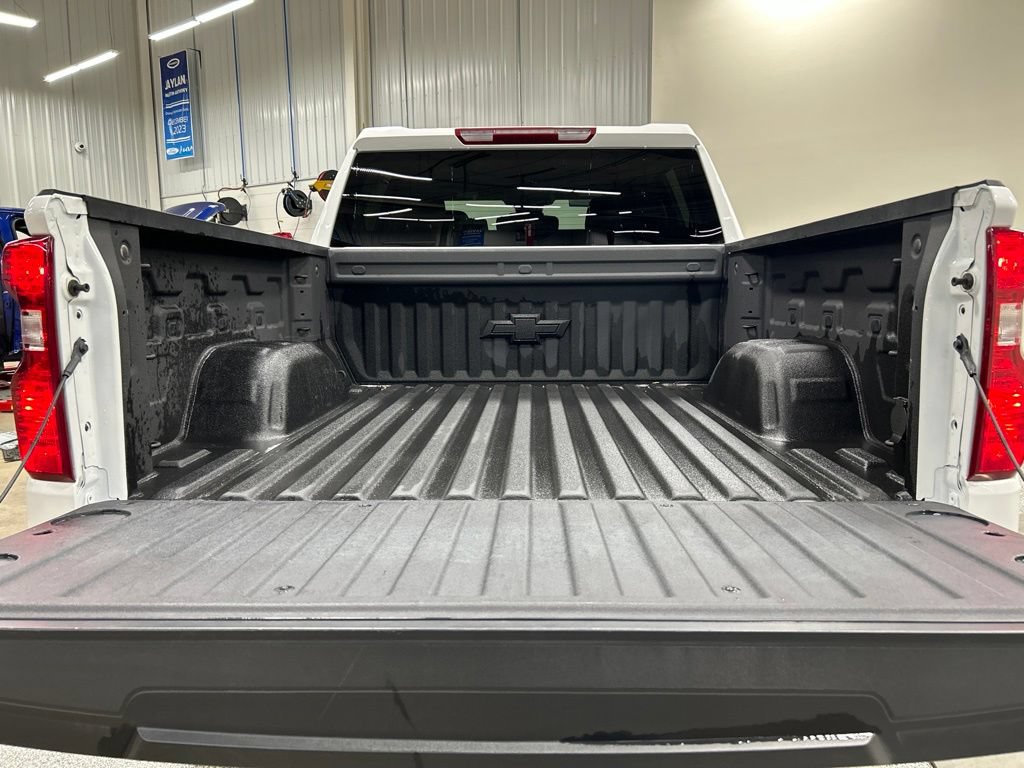 Used 2025 Chevrolet Silverado 1500 Custom Trail Boss w/ Dark Appearance Package AWD/4WD image 26
