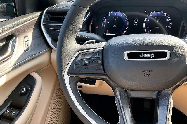 Used 2024 Jeep Grand Cherokee Limited AWD/4WD image 18