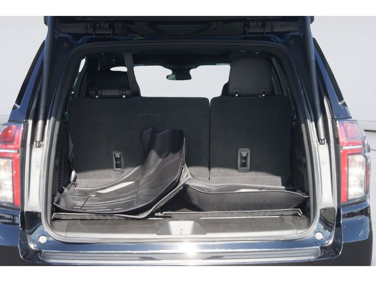 Used 2023 Chevrolet Tahoe LT w/ LT Signature Plus Package RWD image 34