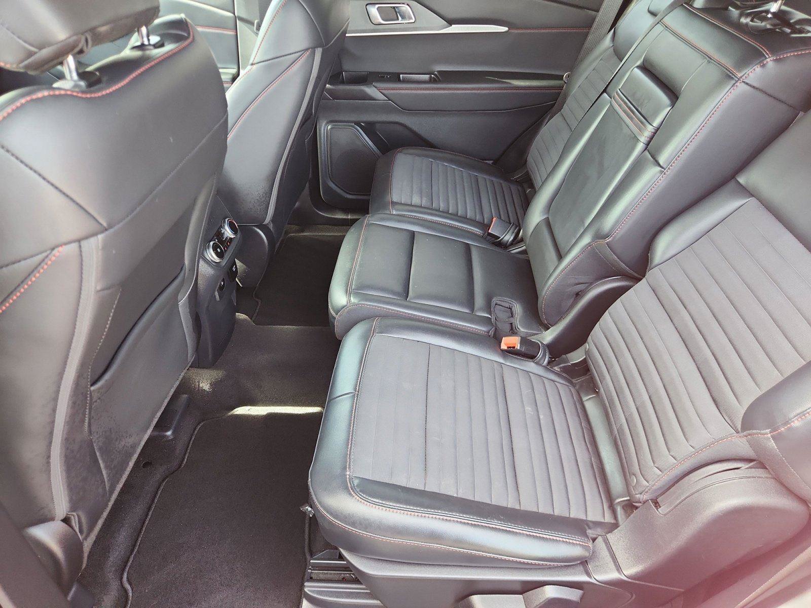 Certified 2025 Ford Explorer ST-Line w/ Premium Package AWD/4WD image 11
