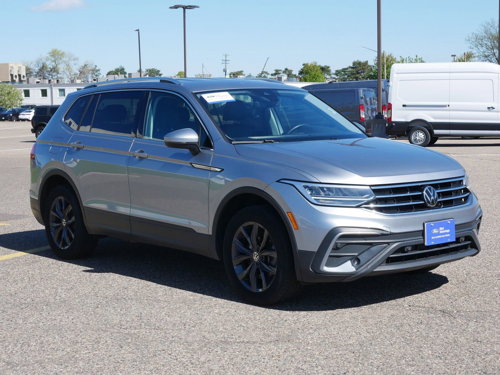 Used 2024 Volkswagen Tiguan SE AWD/4WD image 8
