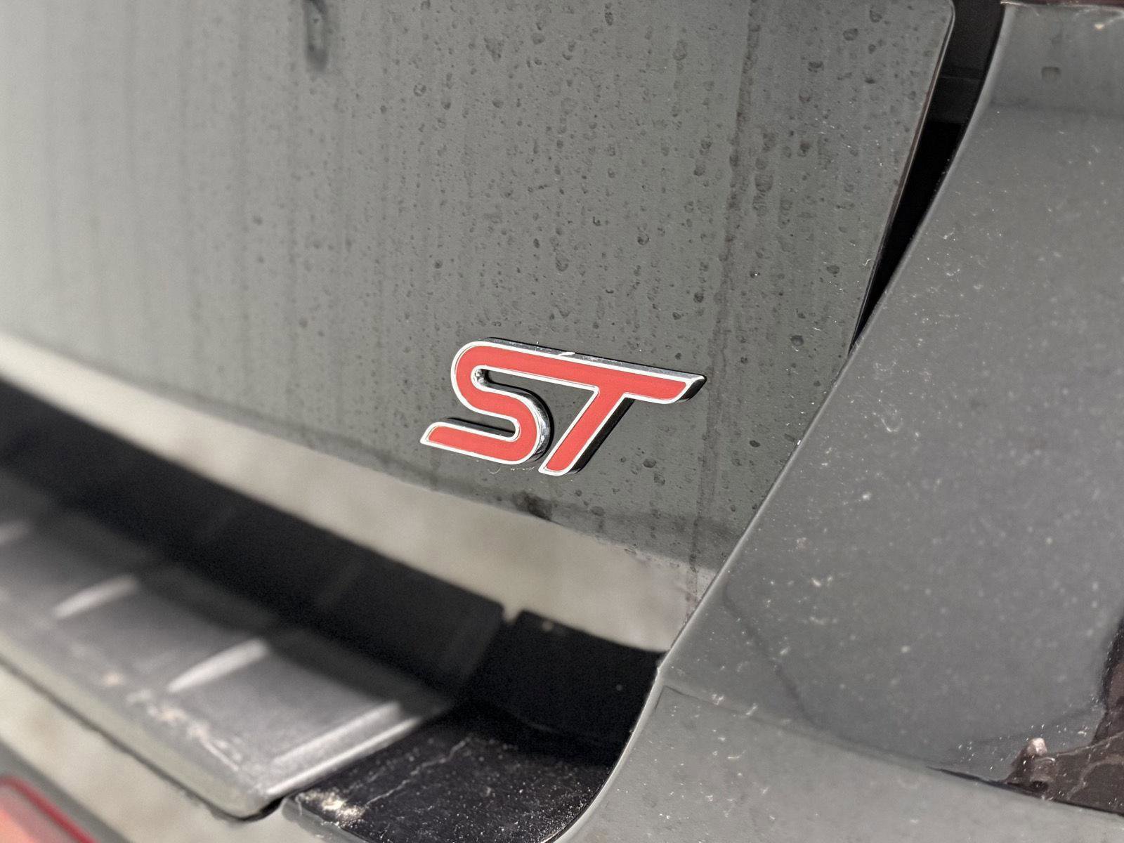 Certified 2025 Ford Explorer ST image 32