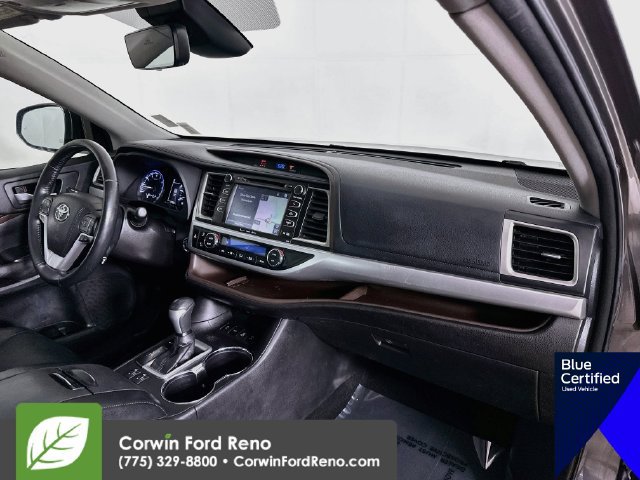 Used 2017 Toyota Highlander XLE AWD/4WD image 35
