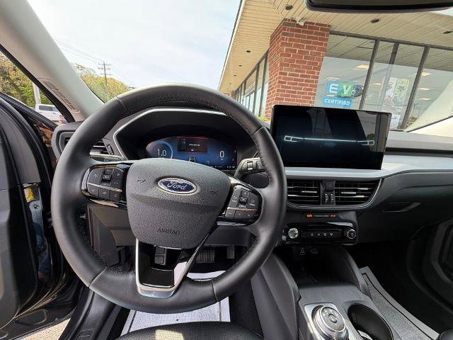Certified 2025 Ford Escape Platinum AWD/4WD image 19