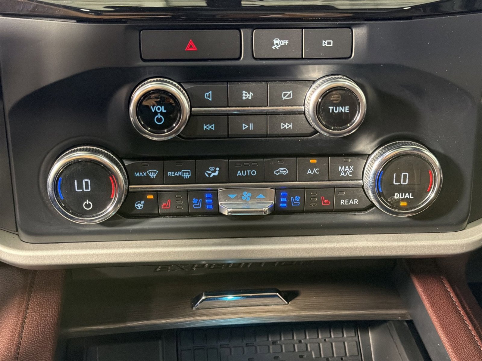 Certified 2022 Ford Expedition Max Limited image 25