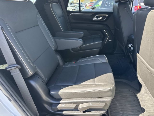 Used 2024 GMC Yukon SLT w/ SLT Luxury Package AWD/4WD image 12