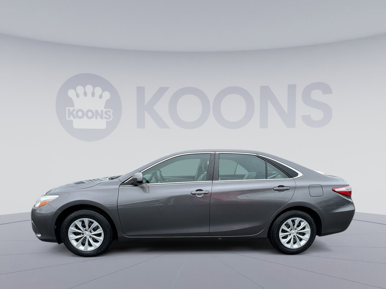 Used 2017 Toyota Camry LE FWD image 13