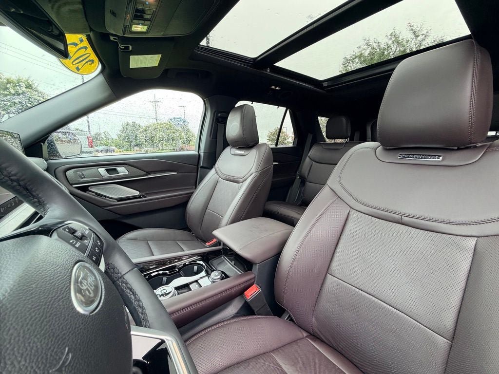 Certified 2025 Ford Explorer Platinum RWD image 26