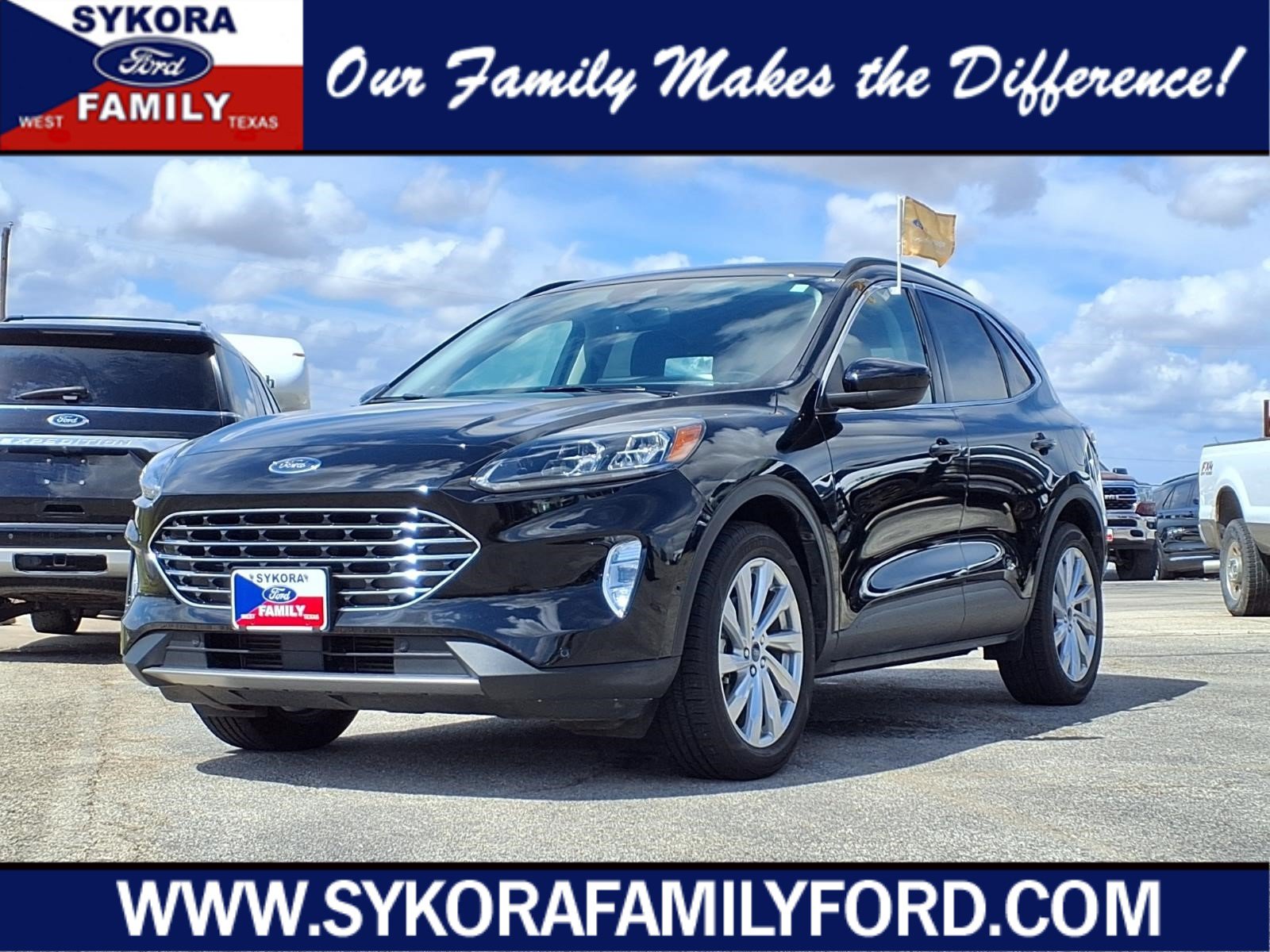 Certified 2022 Ford Escape Titanium w/ Titanium Elite Package AWD/4WD image 1