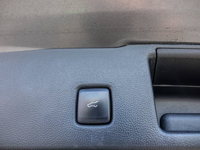 Certified 2022 Ford Escape Titanium w/ Class II Trailer Tow Package AWD/4WD image 30