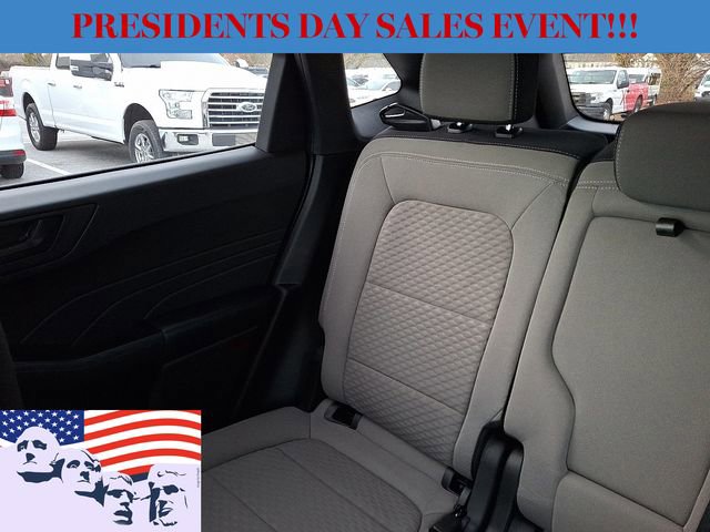 Certified 2022 Ford Escape SE w/ SE Sport Appearance Package image 18