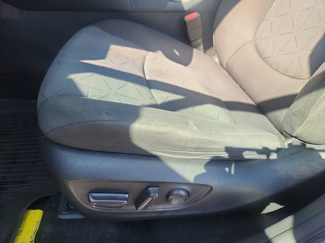 Used 2020 Toyota RAV4 XLE w/ Convenience Package AWD/4WD image 23