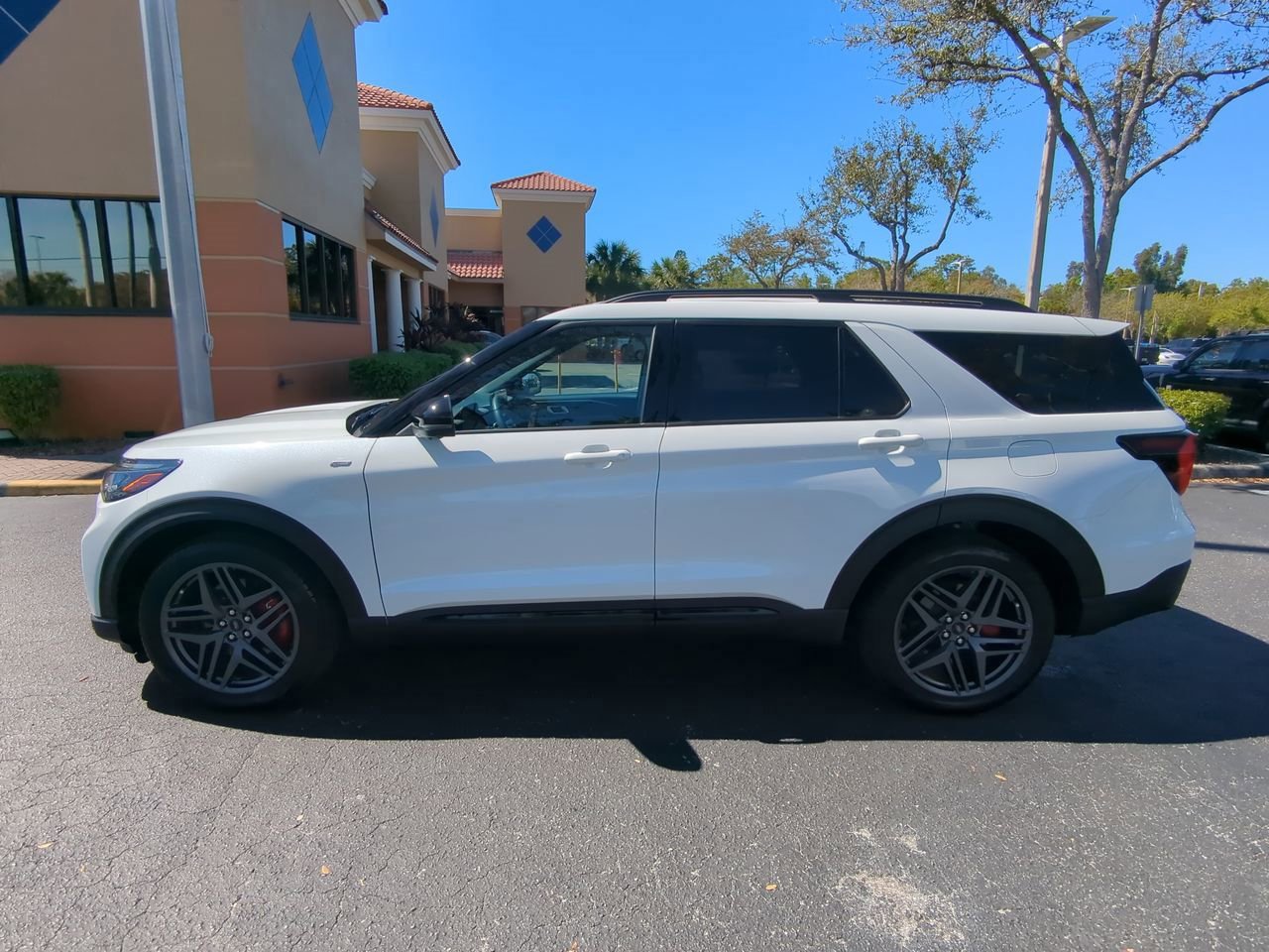 Certified 2025 Ford Explorer ST-Line w/ Premium Package image 2