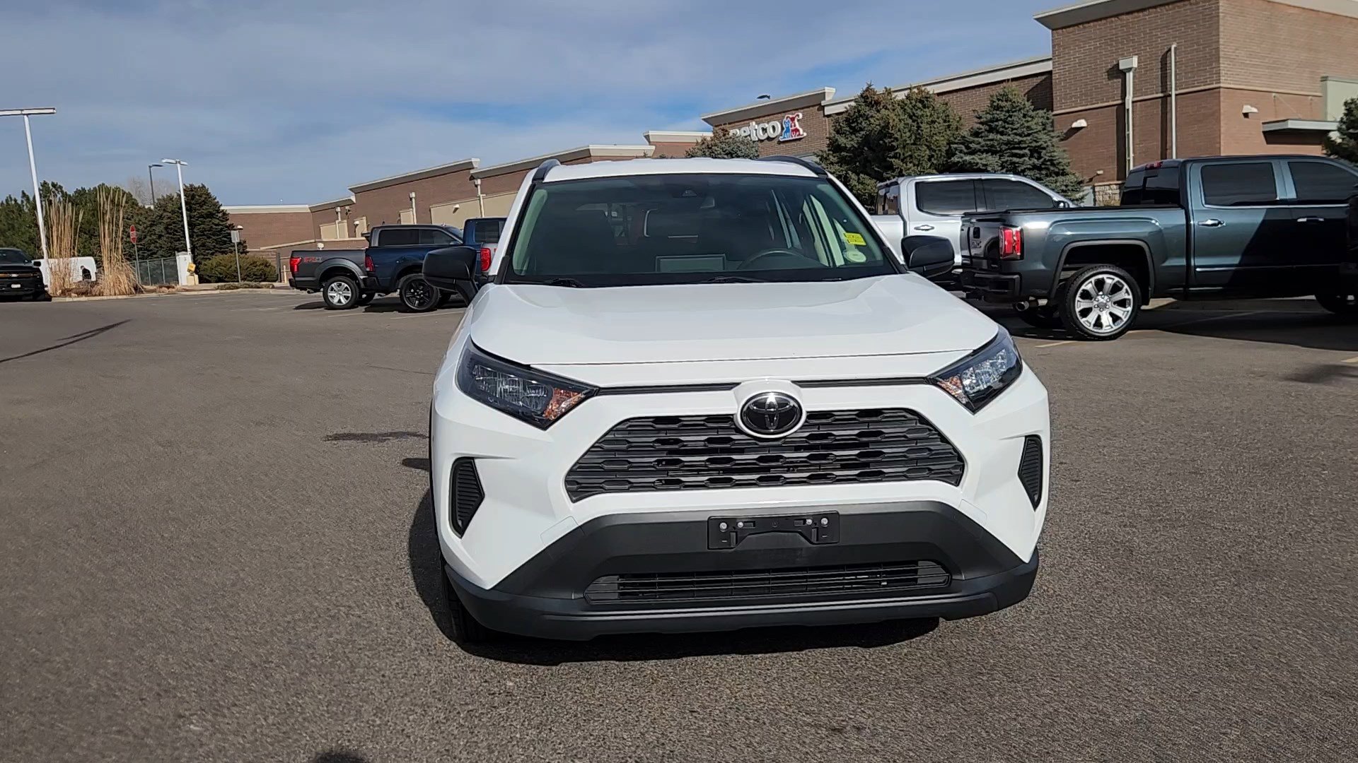 Used 2019 Toyota RAV4 LE image 4