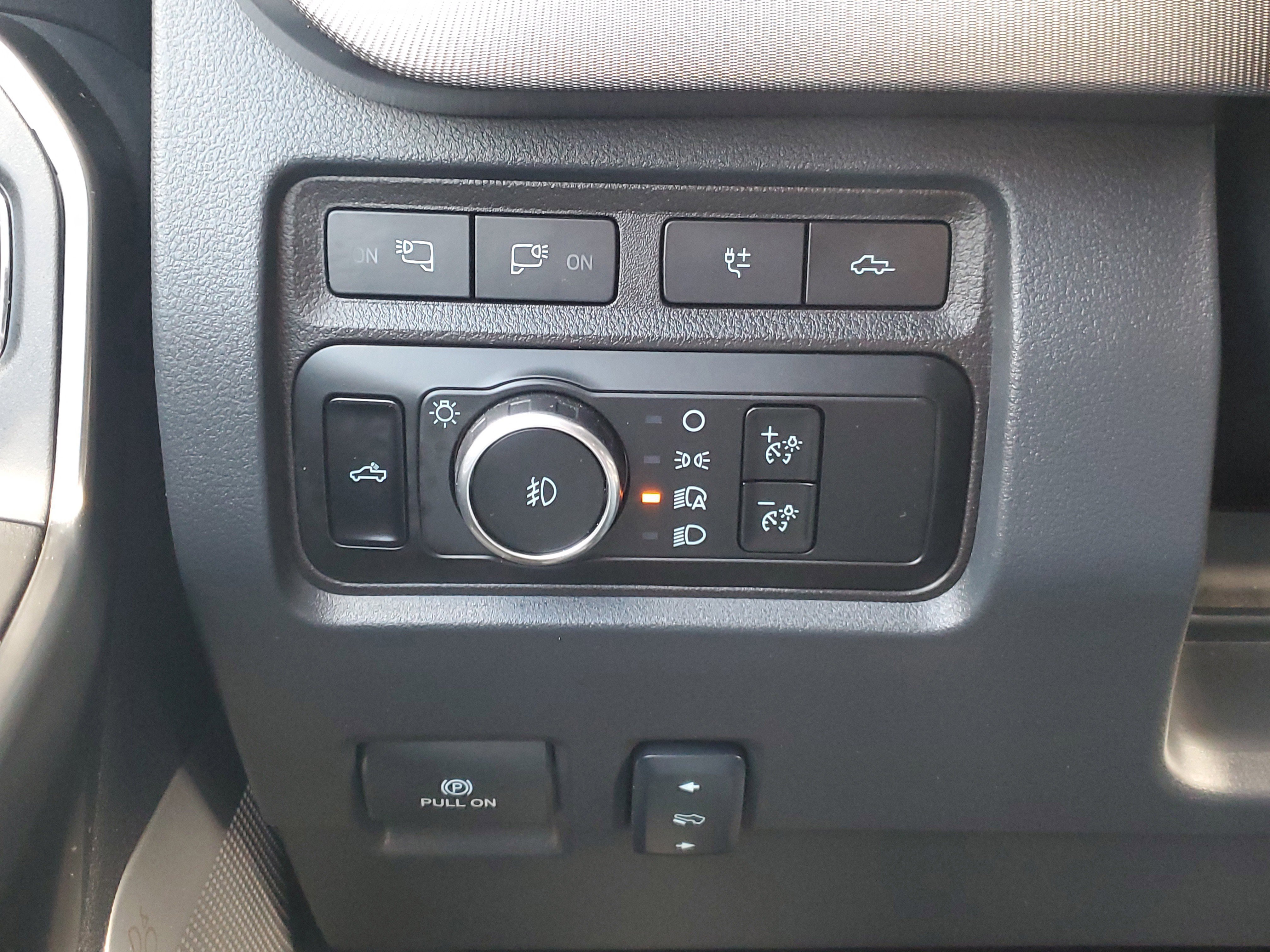 Certified 2024 Ford F450 Platinum w/ FX4 Off-Road Package image 28