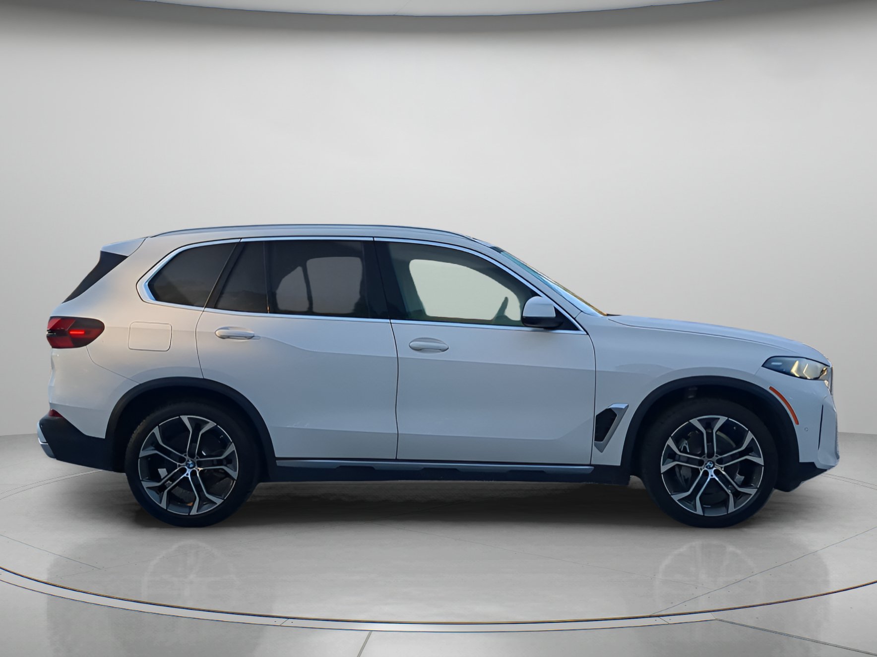 Used 2025 BMW X5 sDrive40i w/ Premium Package RWD image 39