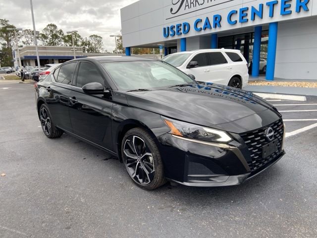 Used 2024 Nissan Altima 2.5 SR image 2