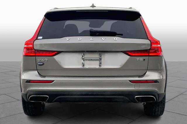 Used 2020 Volvo V60 T5 Cross Country w/ Protection Package Premier image 4