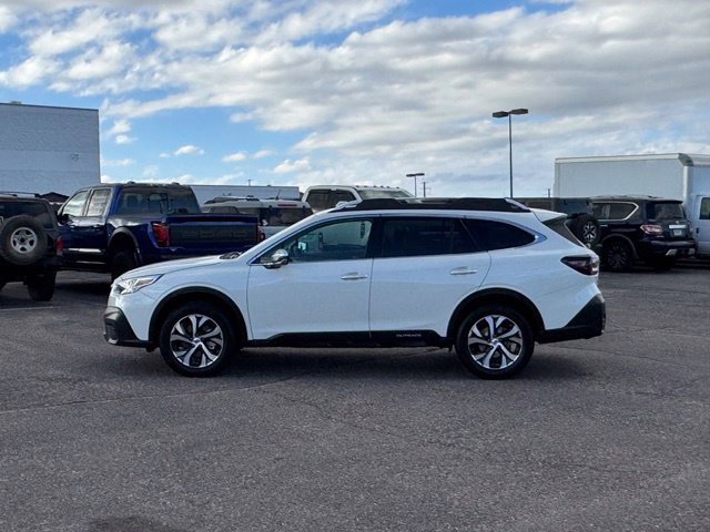 Used 2022 Subaru Outback Touring XT AWD/4WD image 2