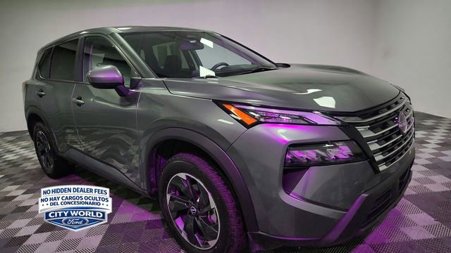 Used 2024 Nissan Rogue SV AWD/4WD image 2