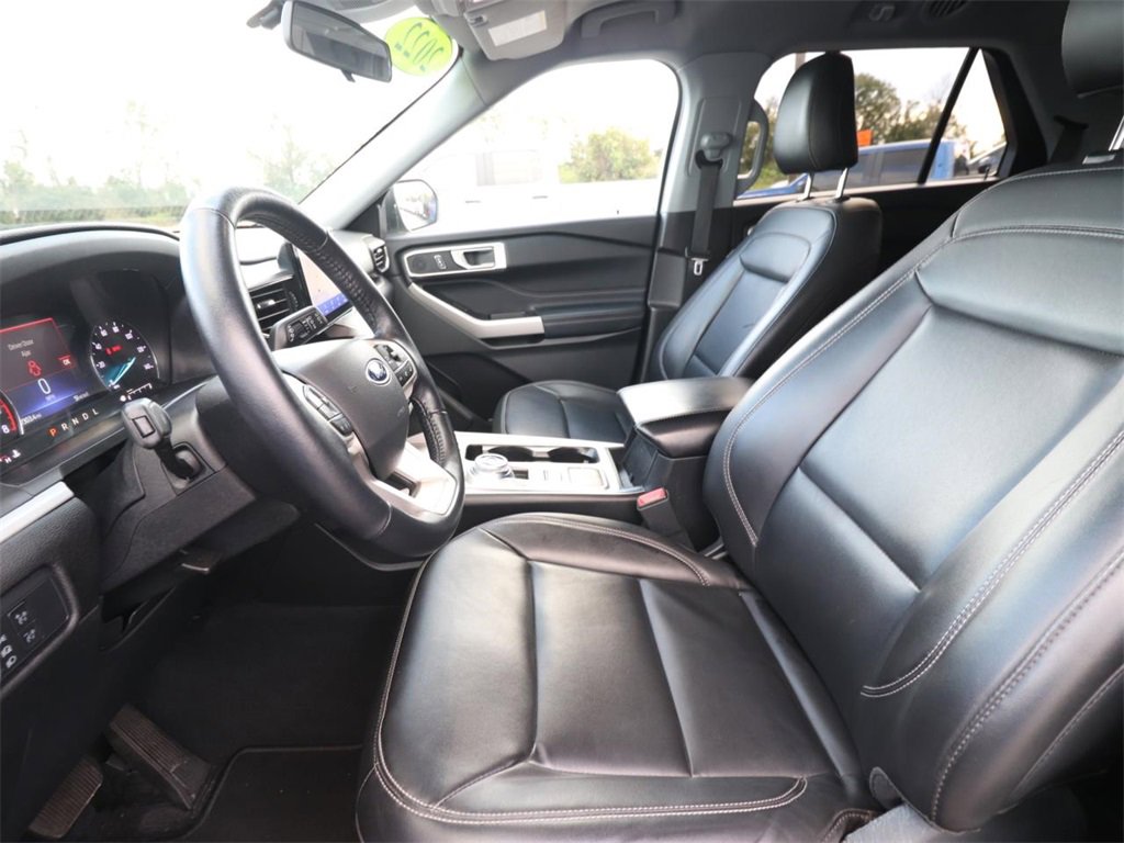 Certified 2022 Ford Explorer XLT w/ Equipment Group 202A image 2