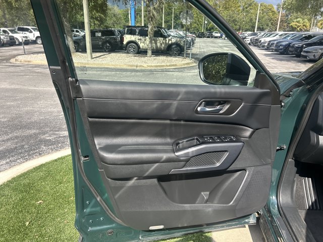 Used 2022 Nissan Pathfinder SL FWD image 11