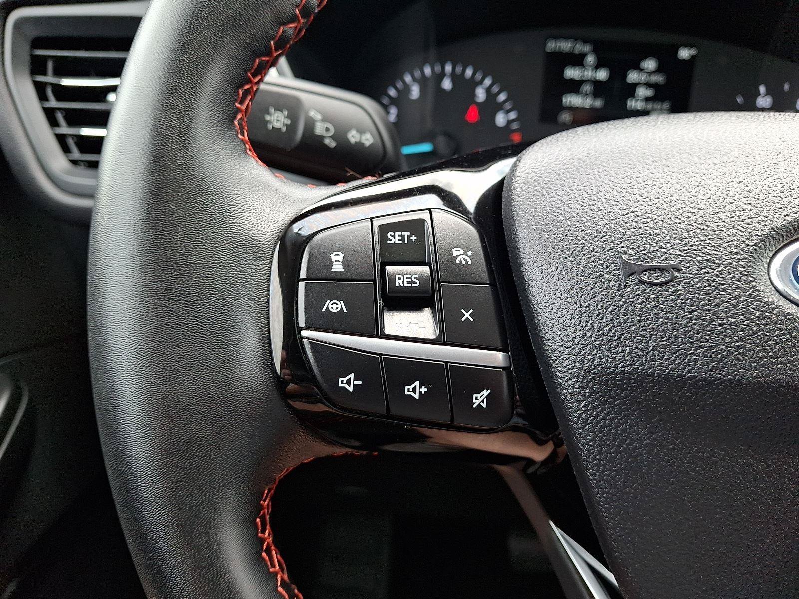 Certified 2022 Ford Escape SEL w/ SEL Stealth AWD Package image 22