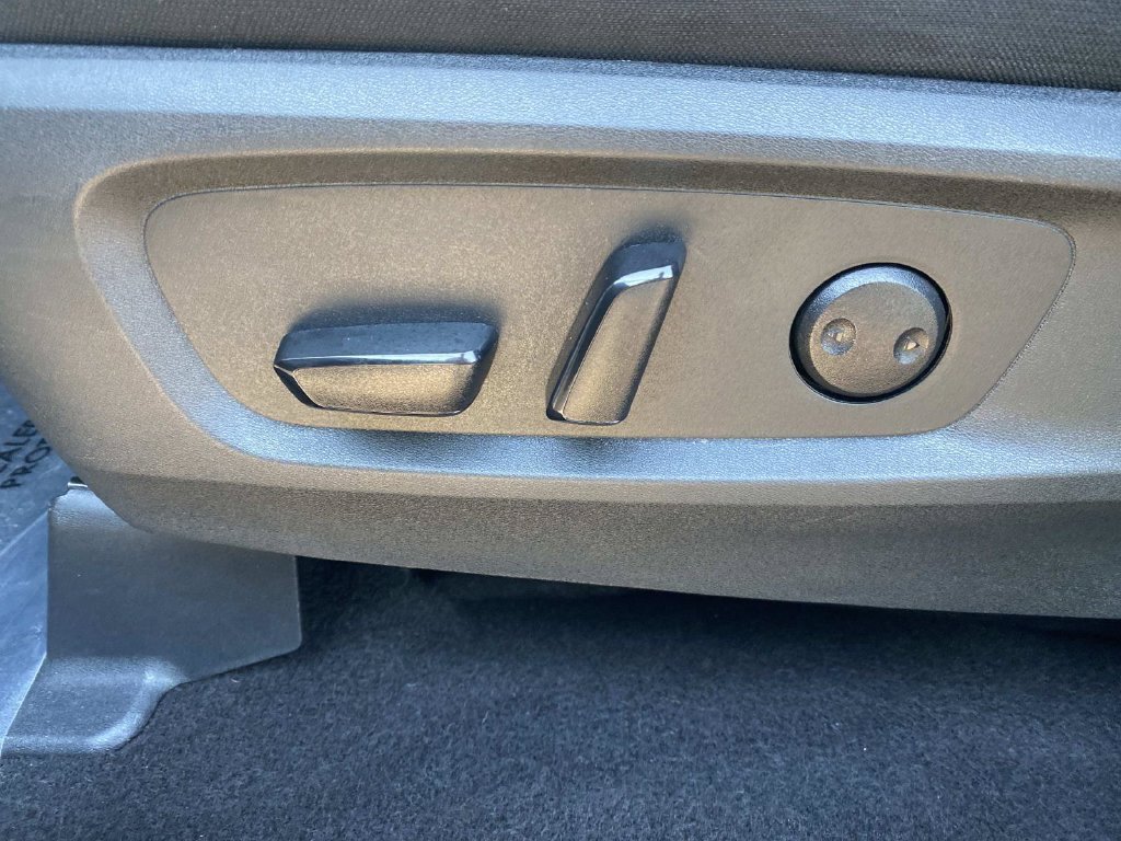 Used 2025 Nissan Pathfinder SV AWD/4WD image 20