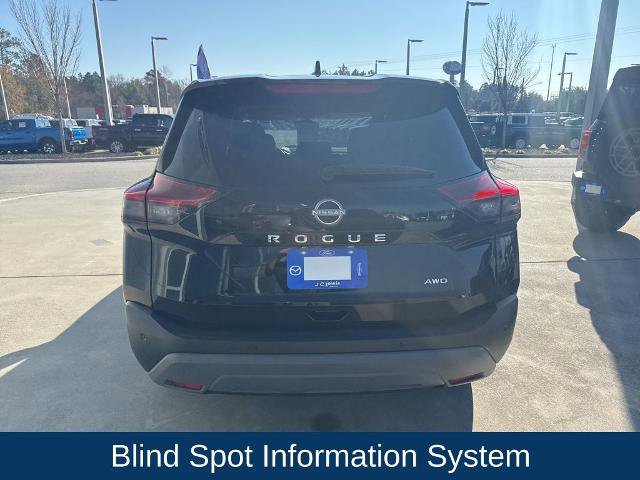 Used 2023 Nissan Rogue S image 6