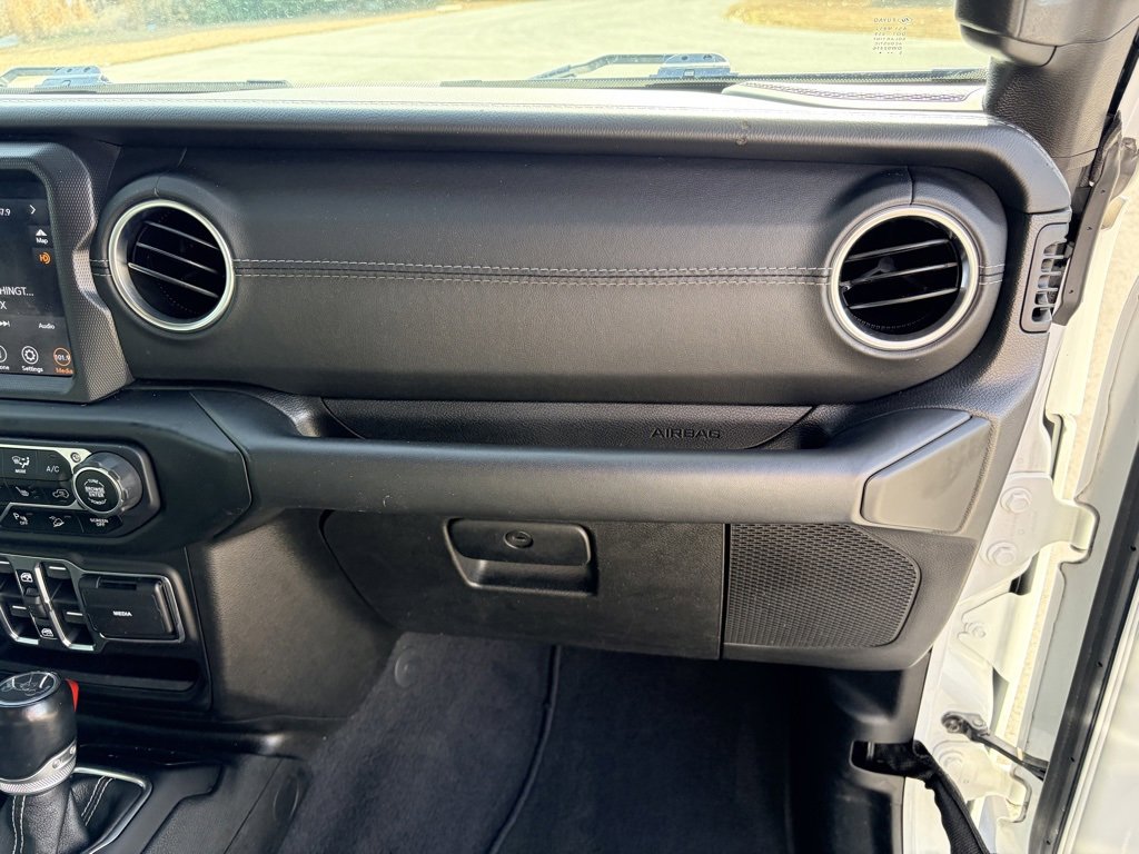 Used 2020 Jeep Wrangler Unlimited Sahara image 23