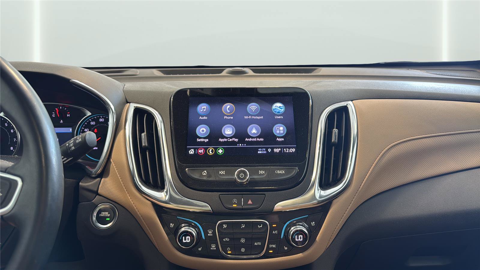 Used 2023 Chevrolet Equinox Premier AWD/4WD image 19