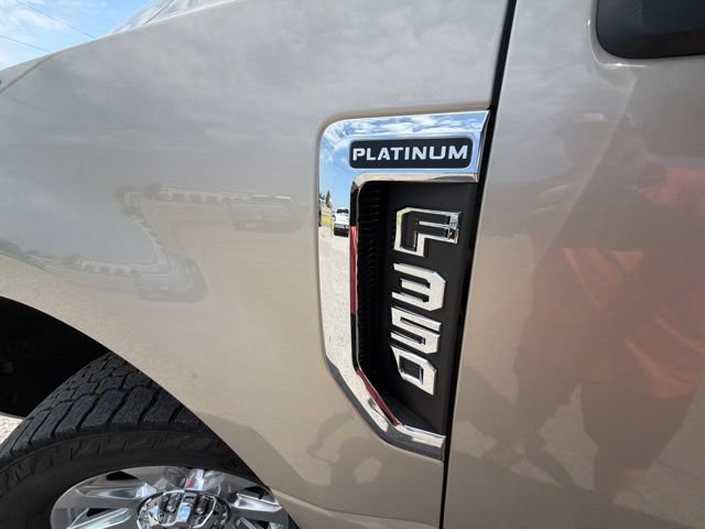 Certified 2017 Ford F350 Platinum w/ Platinum Ultimate Package AWD/4WD image 9