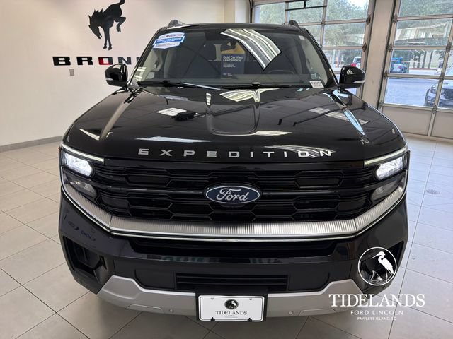 Certified 2025 Ford Expedition Platinum AWD/4WD image 3