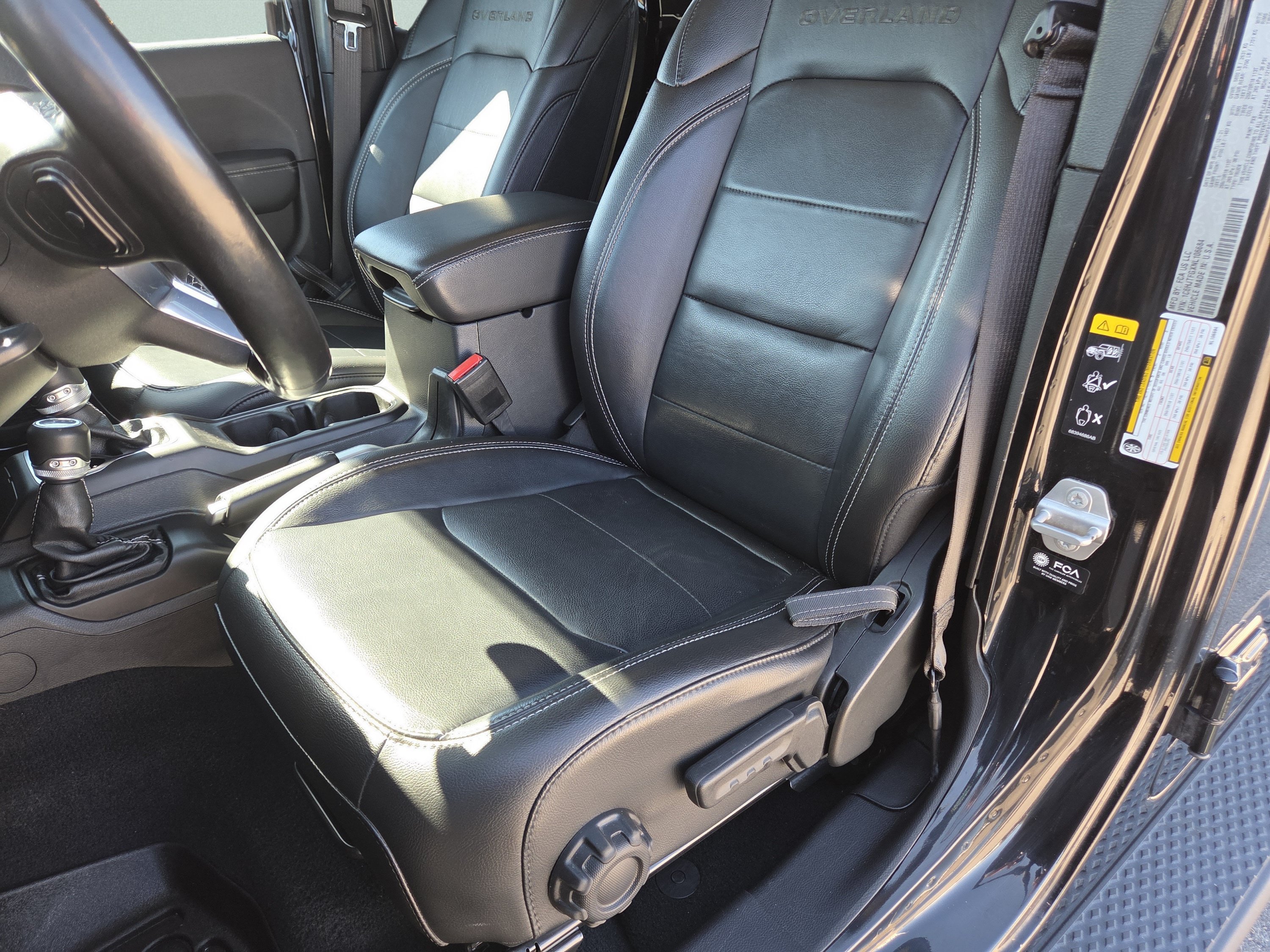 Used 2022 Jeep Gladiator Overland w/ Popular Equipment Package AWD/4WD image 6