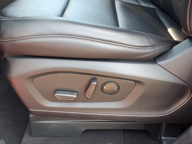 Certified 2024 Ford Explorer XLT w/ Equipment Group 202A AWD/4WD image 5