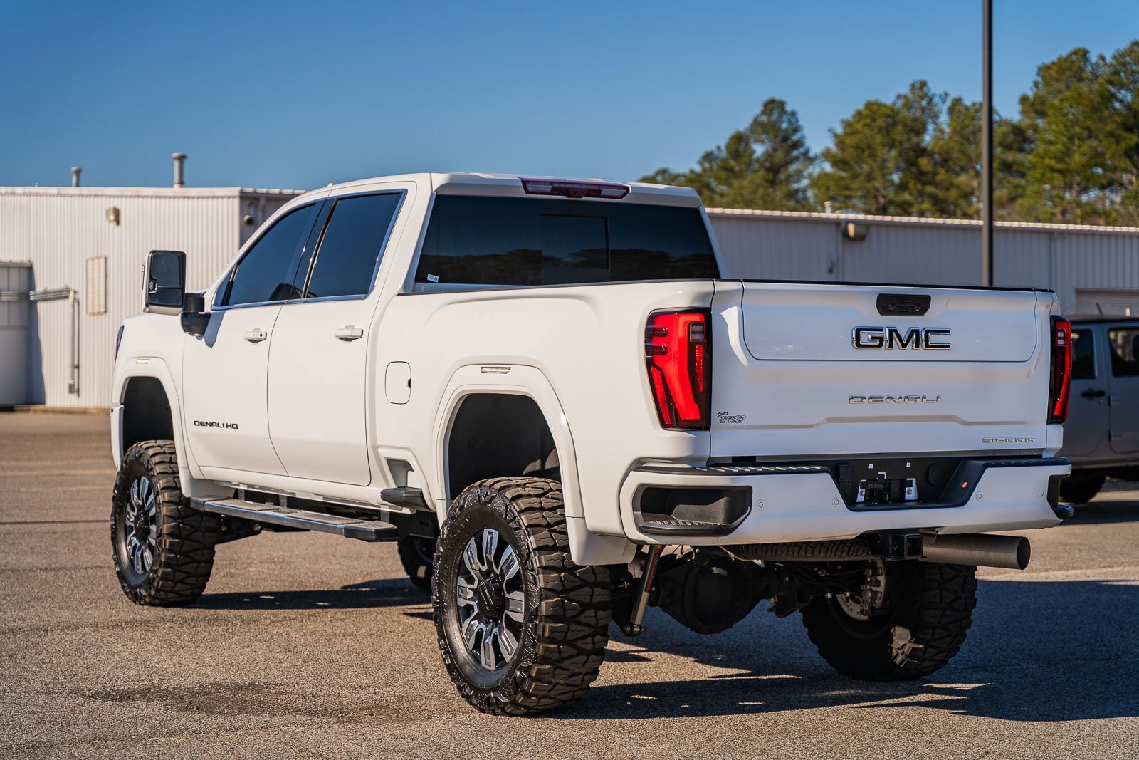 Used 2024 GMC Sierra 2500 Denali w/ Denali Reserve Package image 3