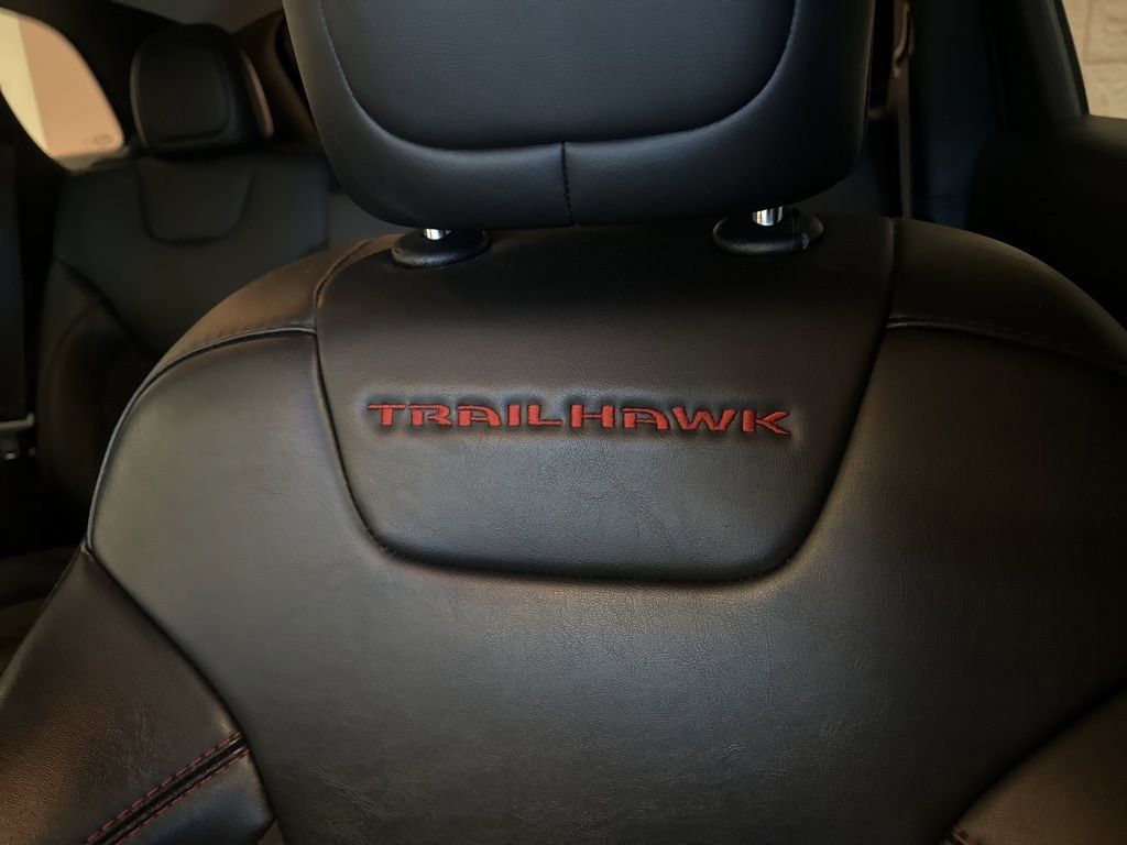 Used 2022 Jeep Cherokee Trailhawk w/ Comfort/Convenience Group image 36